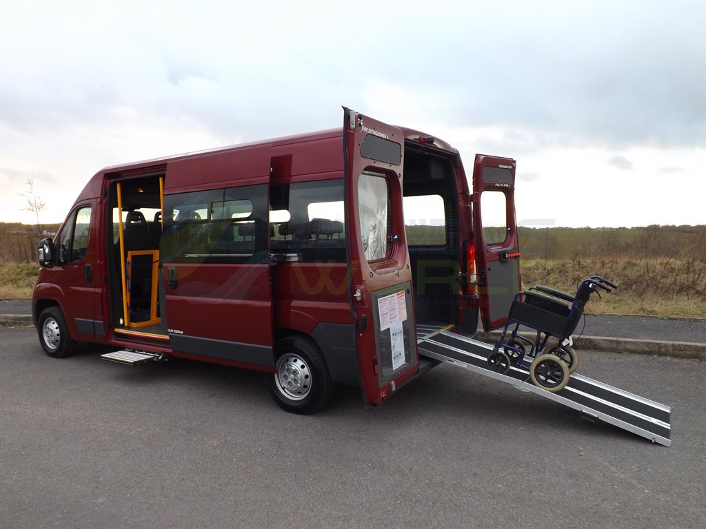 17 Seat Peugeot Boxer Drive On Car Licence School Minibus Leasing Wheelchair Ramps