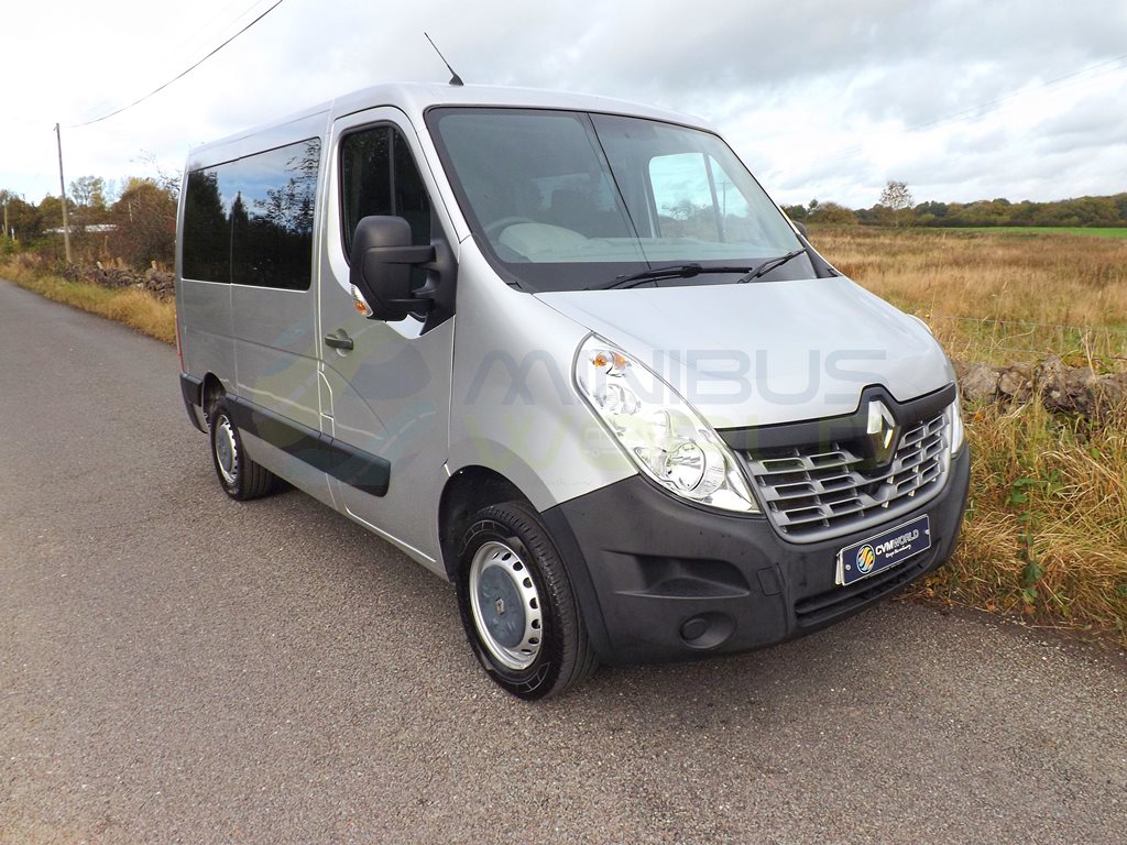 No VAT Renault Master SL28 ULEZ Compliant 9 Seat Wheelchair Accessible Minibus with Air Conditioning Rear Parking Sensors and Onboard Lift