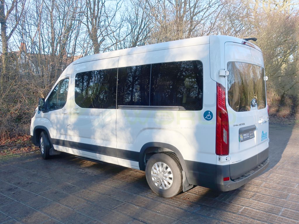 Maxus eDeliver9 Seat Minibus External Rear Nearside
