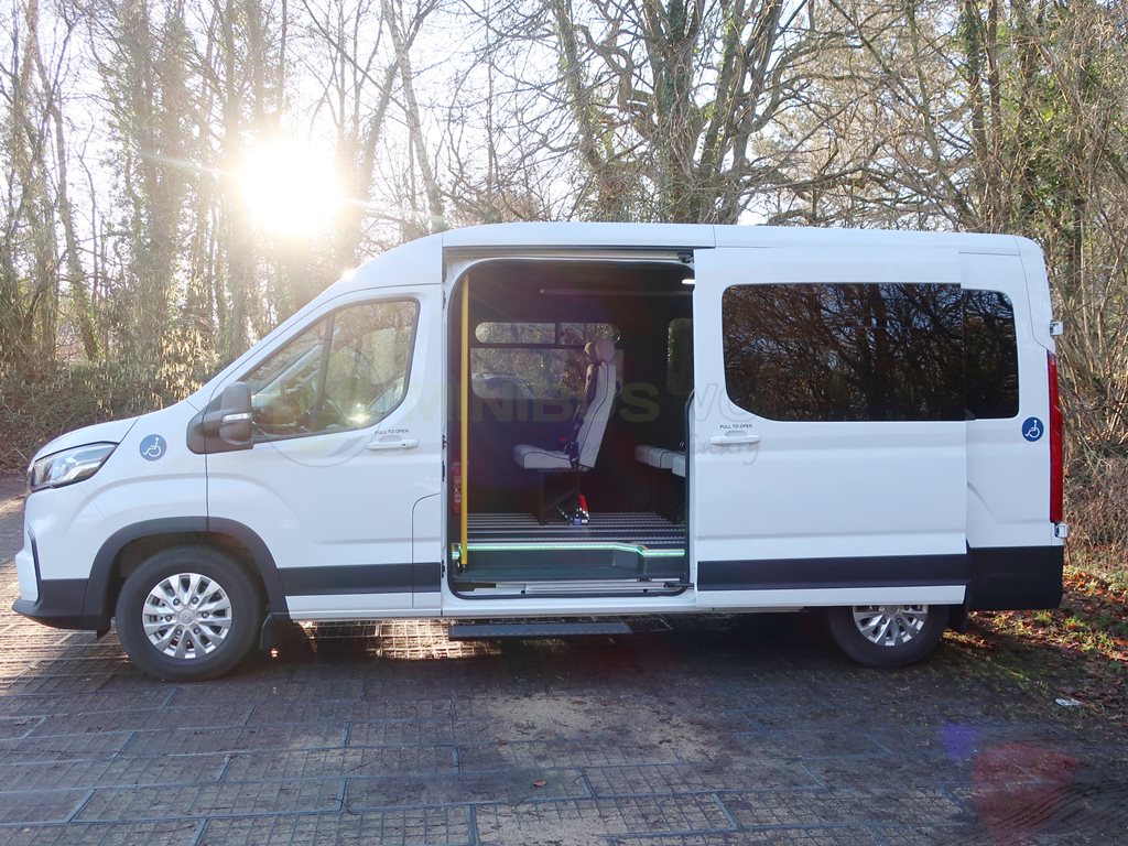 Maxus eDeliver9 Seat Minibus External Front Left Side Door Open