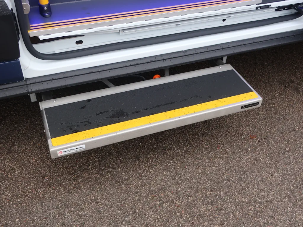 Ford-E-Transit-Trend-16-Seat-Shuttle-Minibus-External-Side-Step