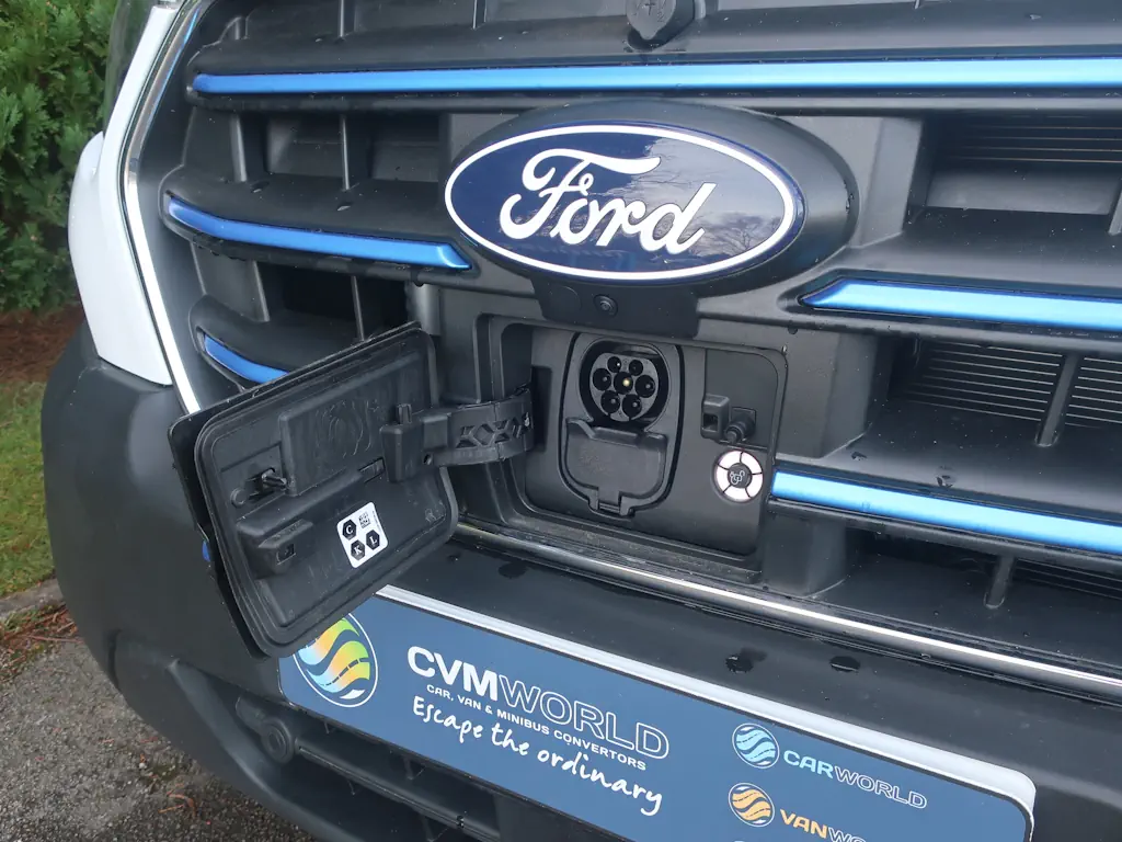 Ford-E_Transit-Trend-16-Seat-Shuttle-Minibus-External-Charging-Point