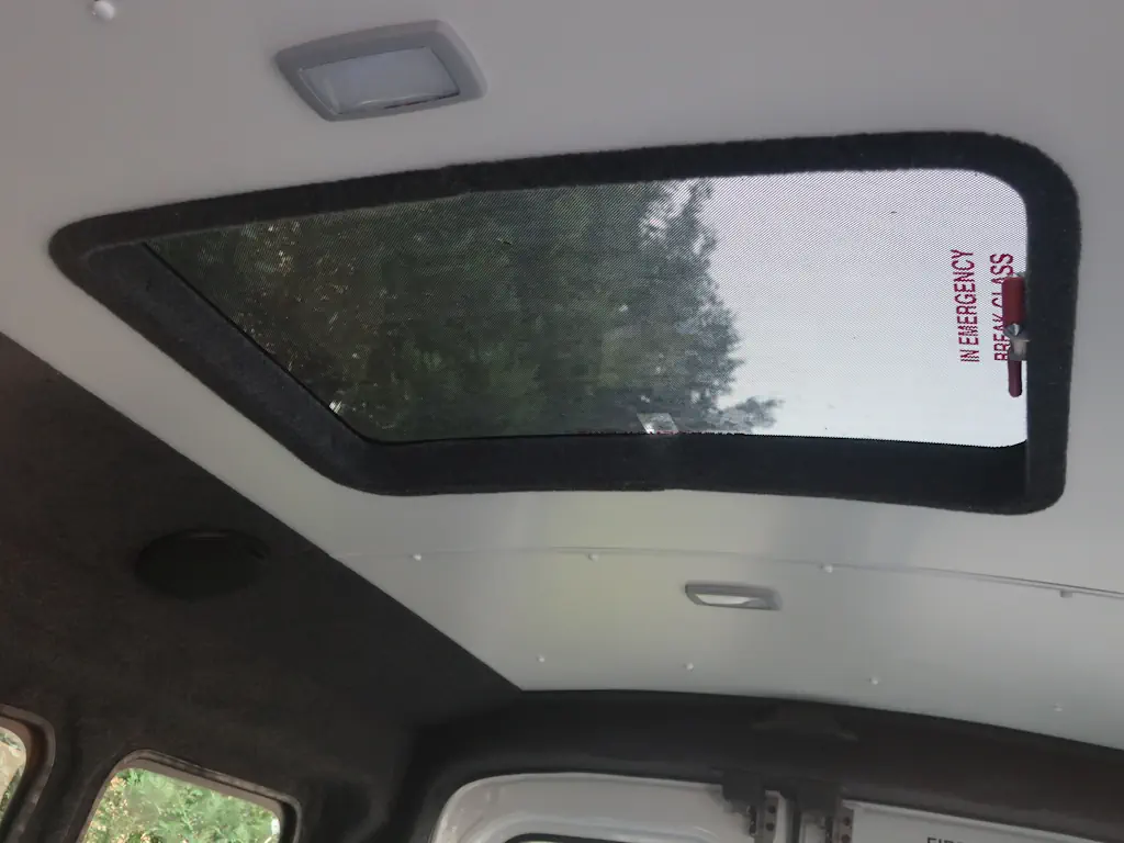 Ford-E_Transit-Trend-16-Seat-Shuttle-Minibus-Internal-Roof-Hatch