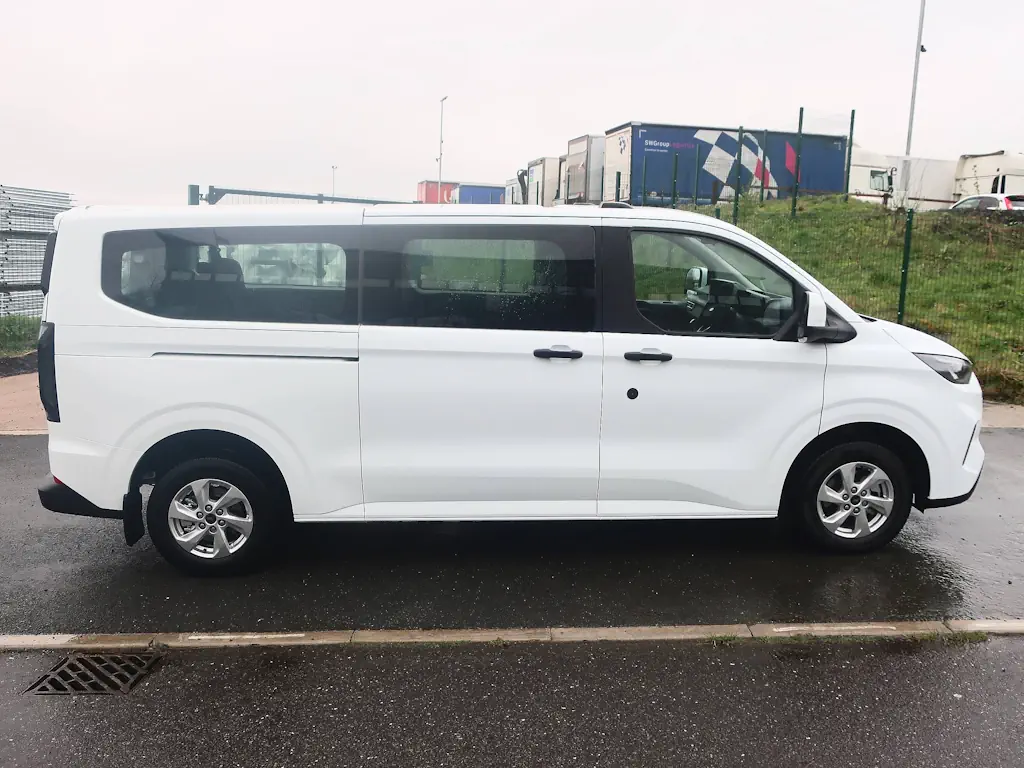 Ford-Tourneo-Custom-Zetec-External-Driverside