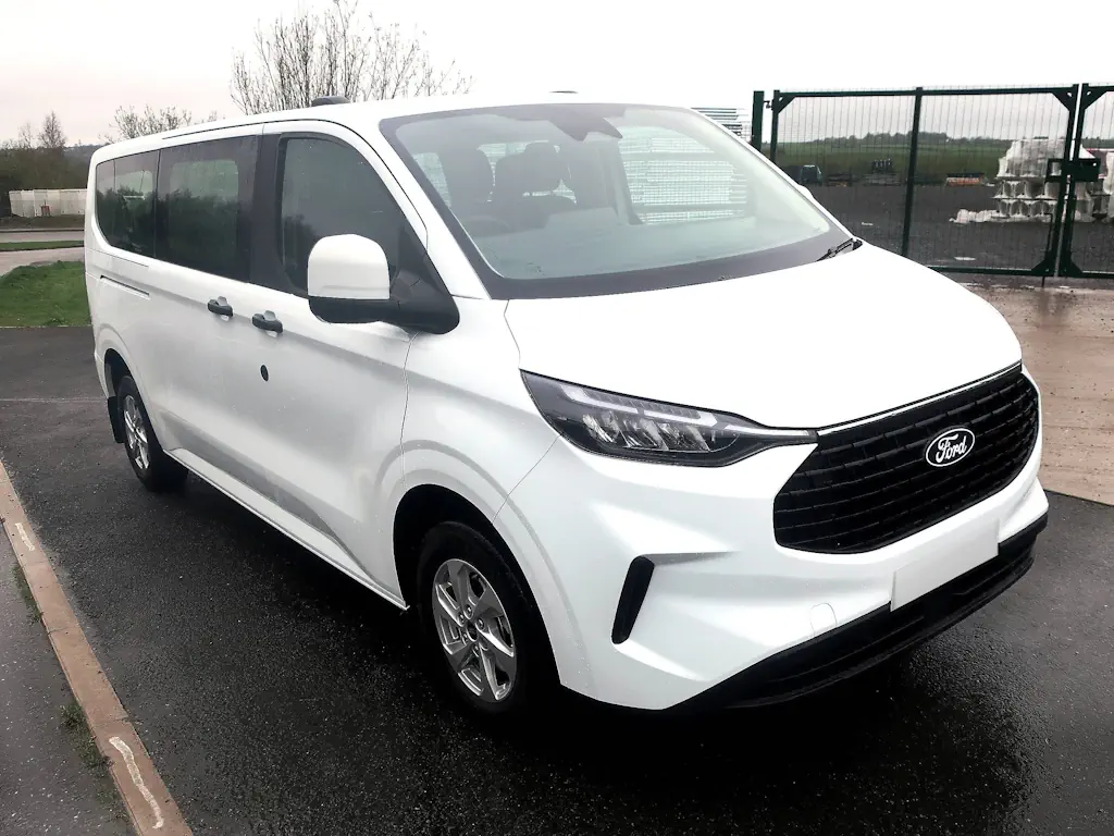 Ford-Tourneo-Custom-Zetec-External-Front-Driverside