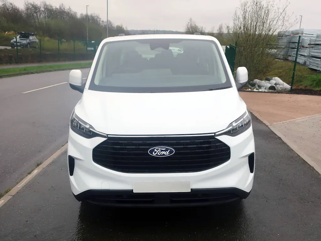 Ford-Tourneo-Custom-Zetec-External-Front