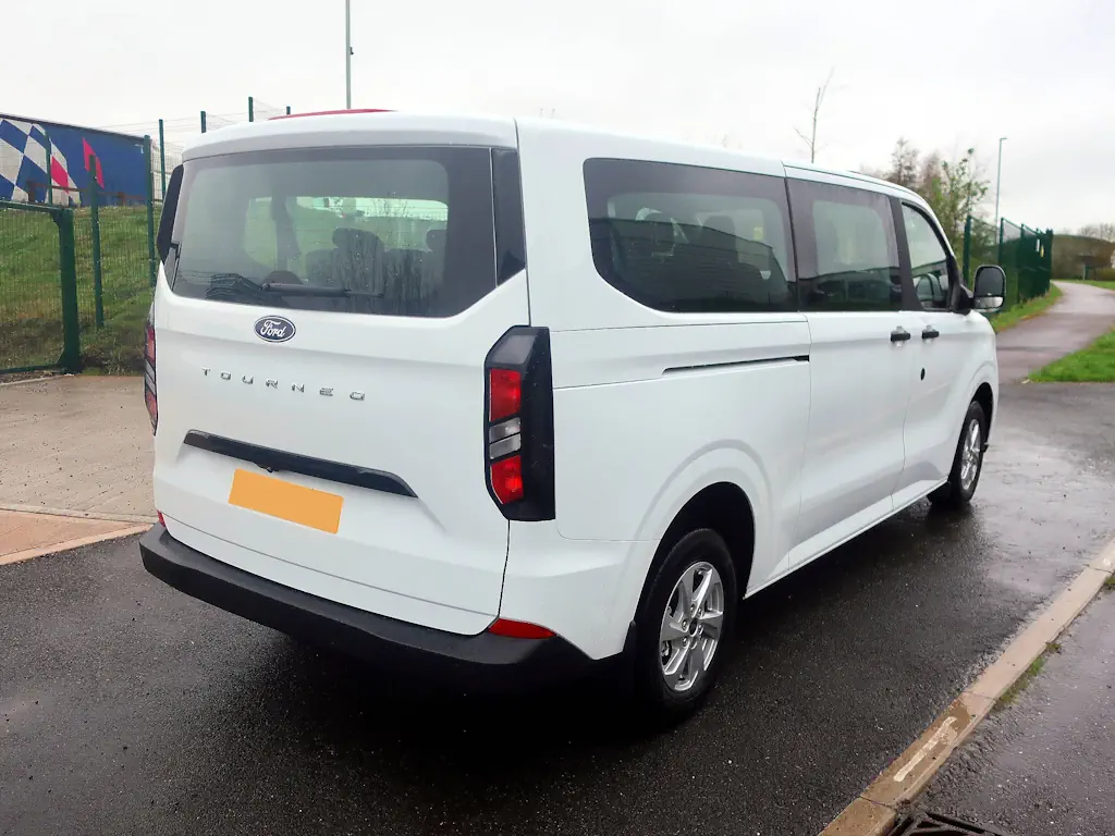 Ford-Tourneo-Custom-Zetec-External-Rear-Driverside