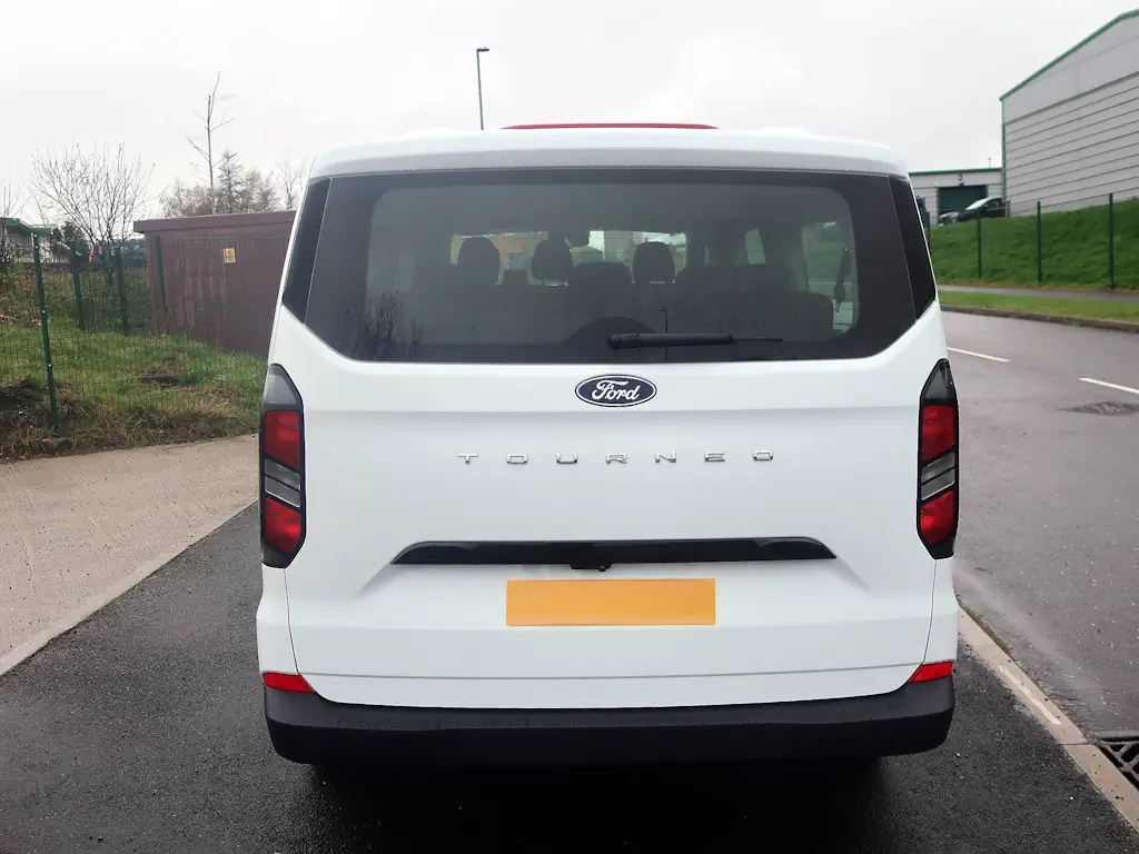 Ford-Tourneo-Custom-Zetec-External-Rear