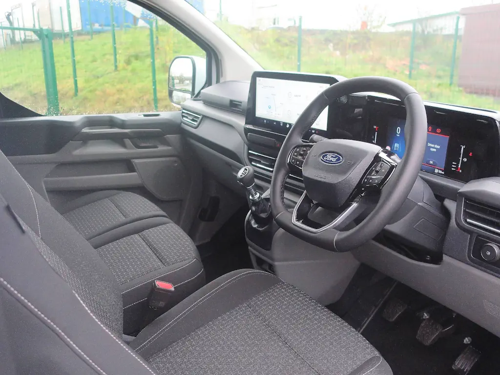 Ford-Tourneo-Custom-Zetec-Internal-CAB
