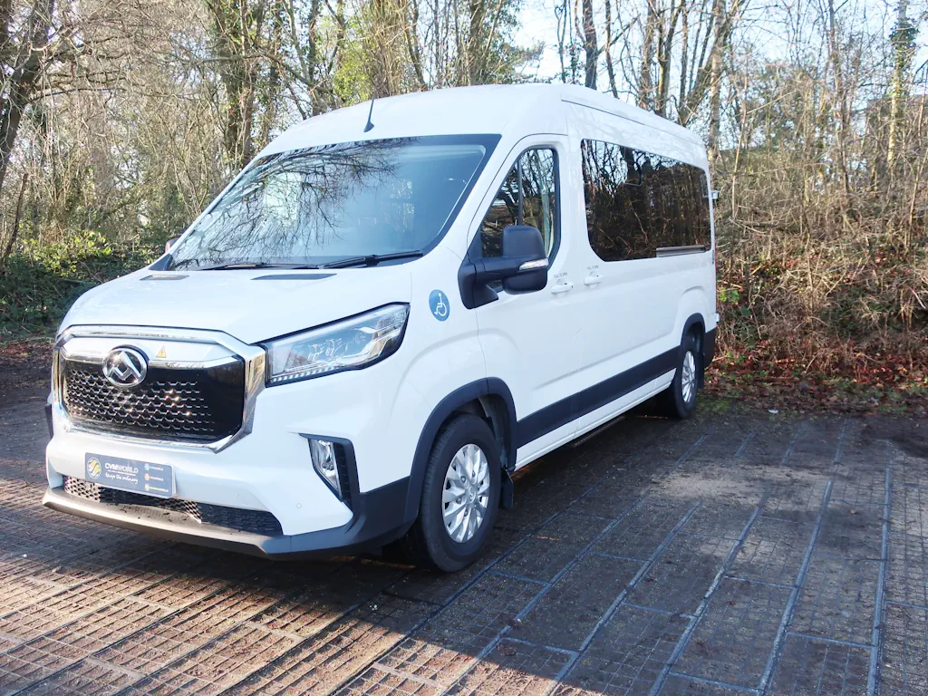 Maxus-eDeliver9-Seat-Minibus-External-Front-Left