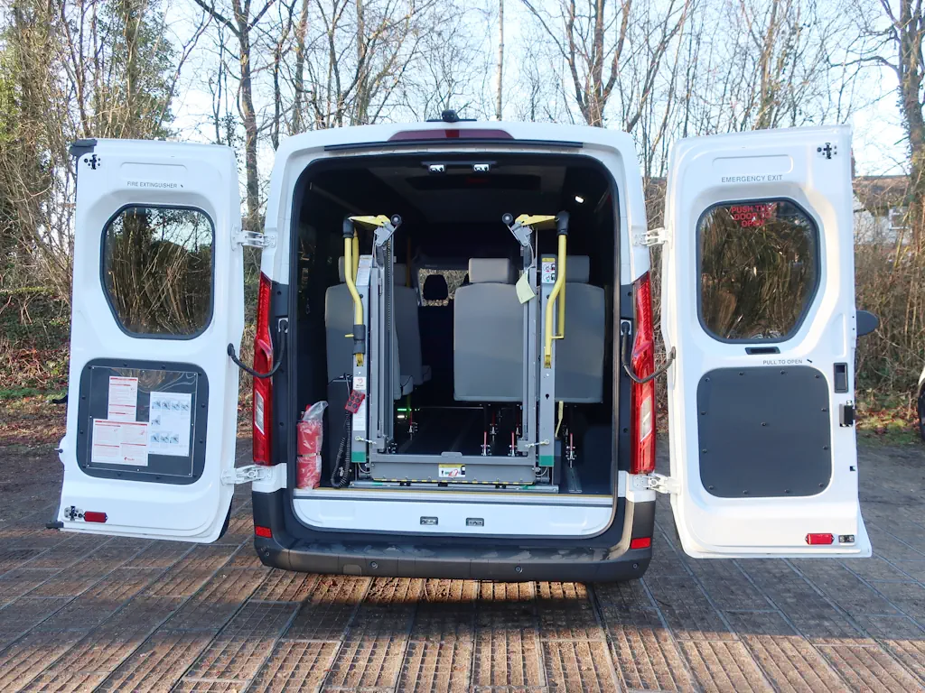 Maxus-eDeliver9-Seat-Minibus-External-Rear-Doors-Open