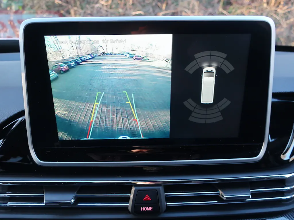 Maxus-eDeliver9-Seat-Minibus-Internal-Reversing-Camera