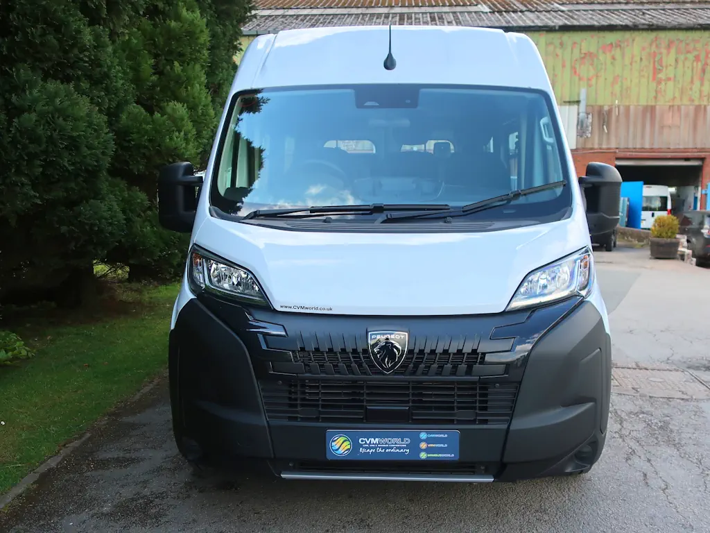 Peugeot-Boxer-Professional-15-Seat-Shuttle-Minibus-External-Front