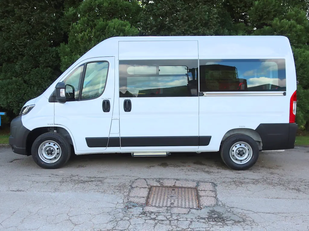 Peugeot-Boxer-Professional-15-Seat-Shuttle-Minibus-External-Nearside