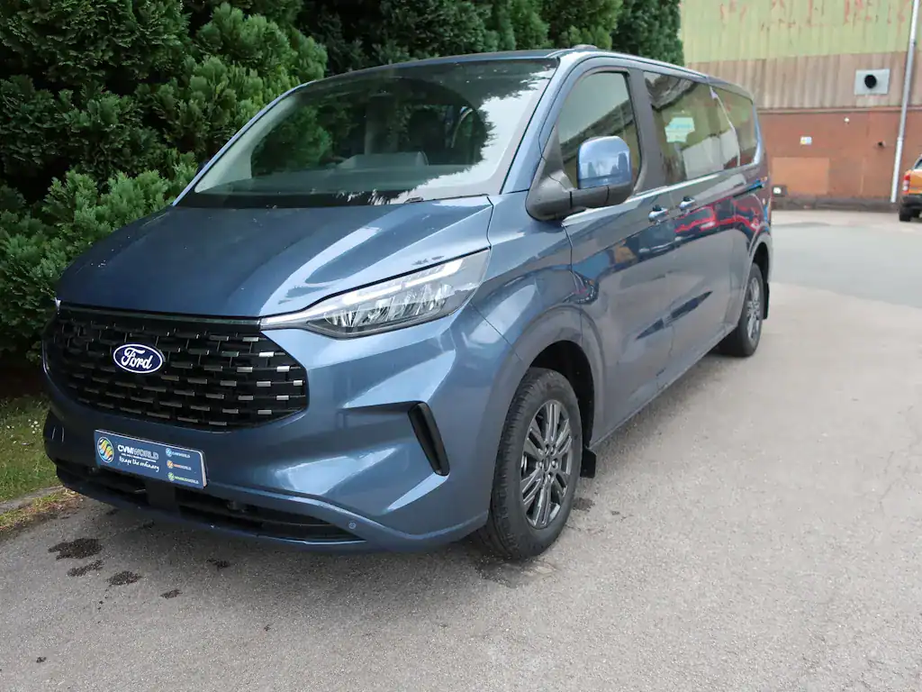 Ford-Tourneo-Titanium-9-Seater-Minibus-External-Nearside-Front
