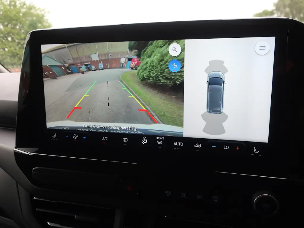 Ford-Tourneo-Titanium-PHEV-9-Seater-Internal-Reverse-Camera