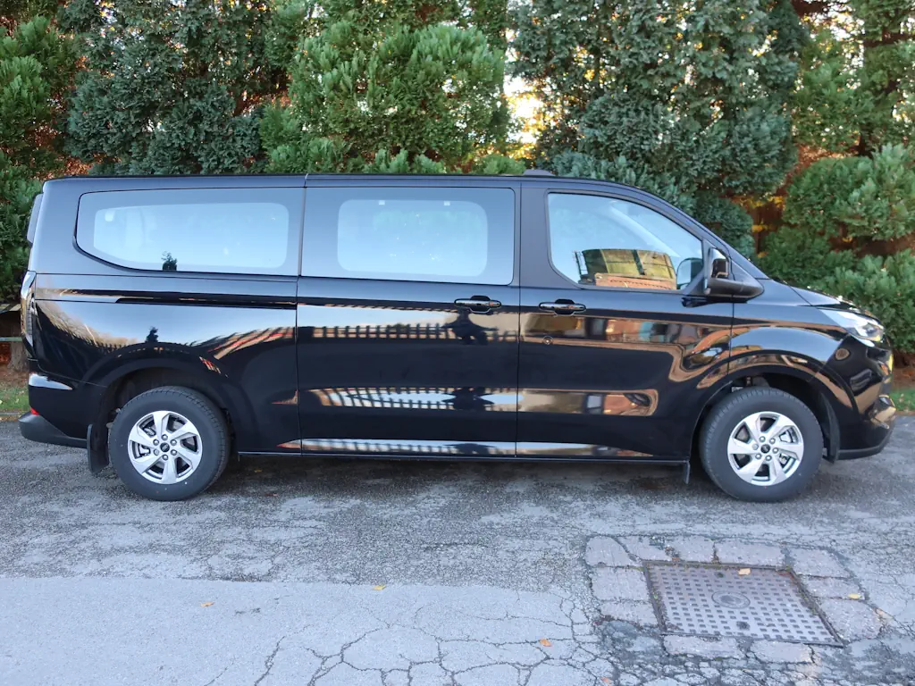 Ford-Tourneo-L2-Zetec-9-Seater-Minibus-External-Offside