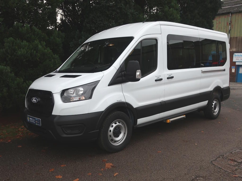 Ford-Transit-14-Seat-Minibus-External-Front-Nearside