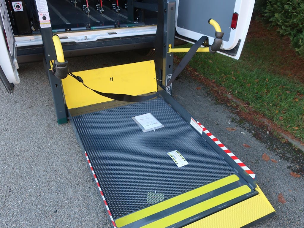 Peugeot-Boxer-Professional-14-Seat-EasyOn-Wheelchair-Accessible-Minibus-With-Onboard-Lift-For-Sale-External-Lift