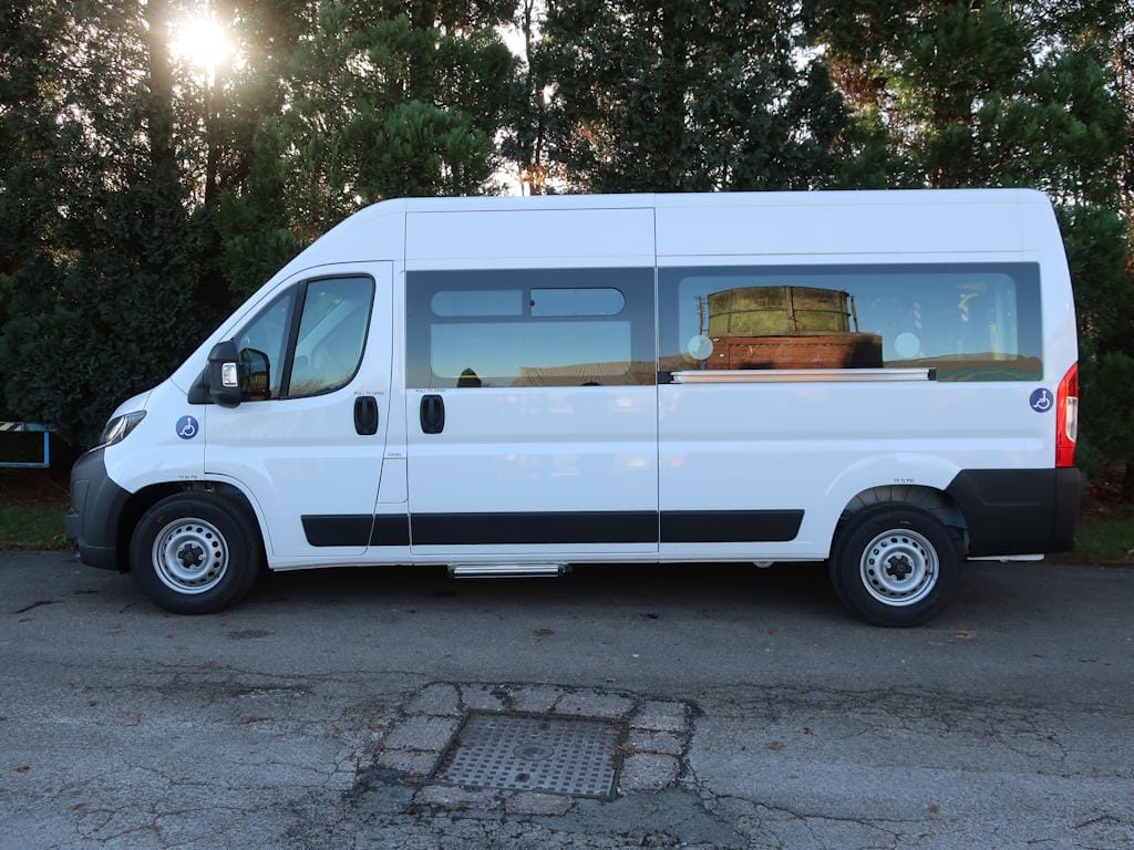 Peugeot-Boxer-Professional-14-Seat-EasyOn-Wheelchair-Accessible-Minibus-With-Onboard-Lift-For-Sale-External-Nearside