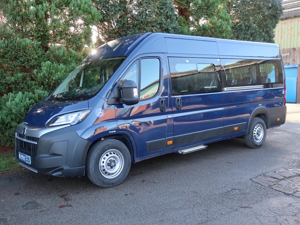 Vauxhall-Movano-16-Seat-maxi-Minibus-External-Front-Nearside