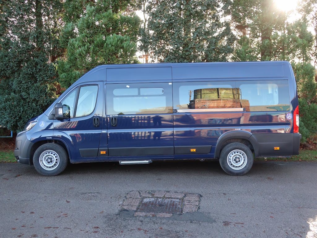 Vauxhall-Movano-16-Seat-maxi-Minibus-External-Nearside
