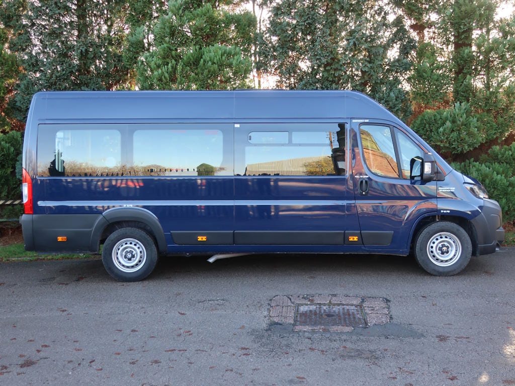 Vauxhall-Movano-16-Seat-maxi-Minibus-External-Offside