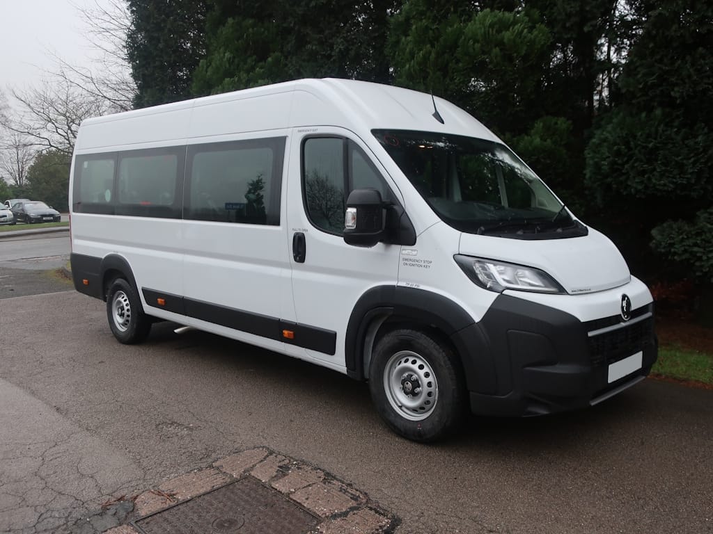 Vauxhall-Movano-17-Seat-maxi-Minibus-External-Offside-Front