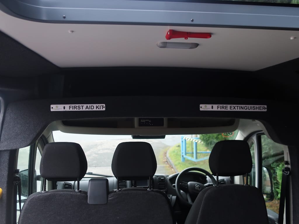 Vauxhall-Movano-17-Seat-maxi-Minibus-Internal-Dome-Storage